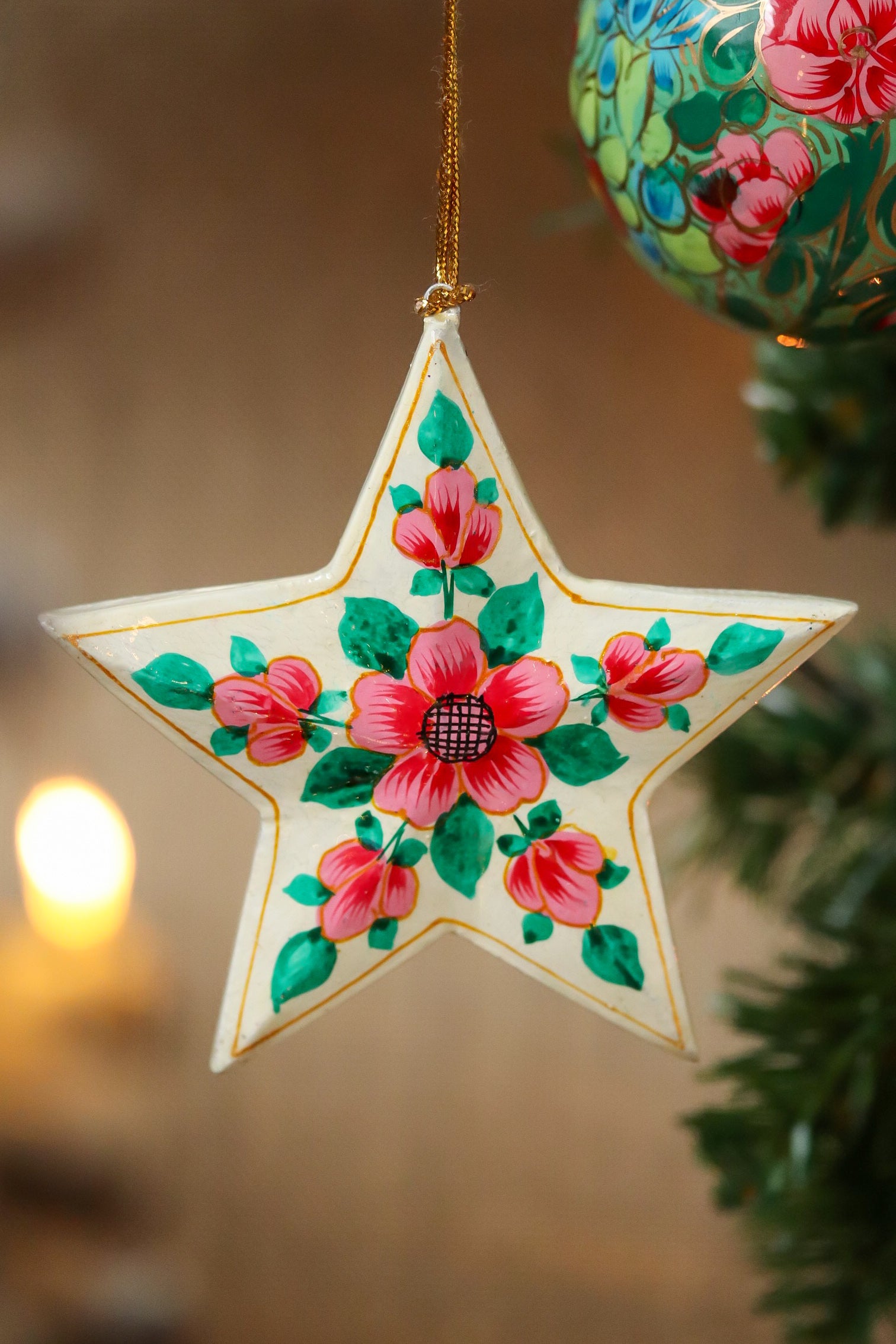 Kerstster papier-maché medium roze of wit