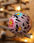 Kerstbal papier-maché (lila bloem)