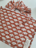 pouch, etui, paspoort hoes, make-up tasje
