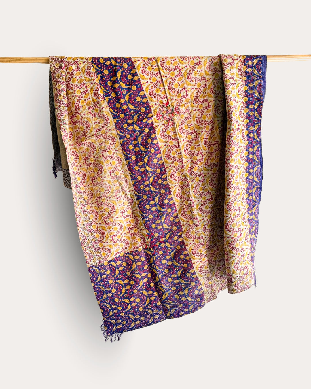 Vintage Kantha quilt / bedsprei (198x125 cm)