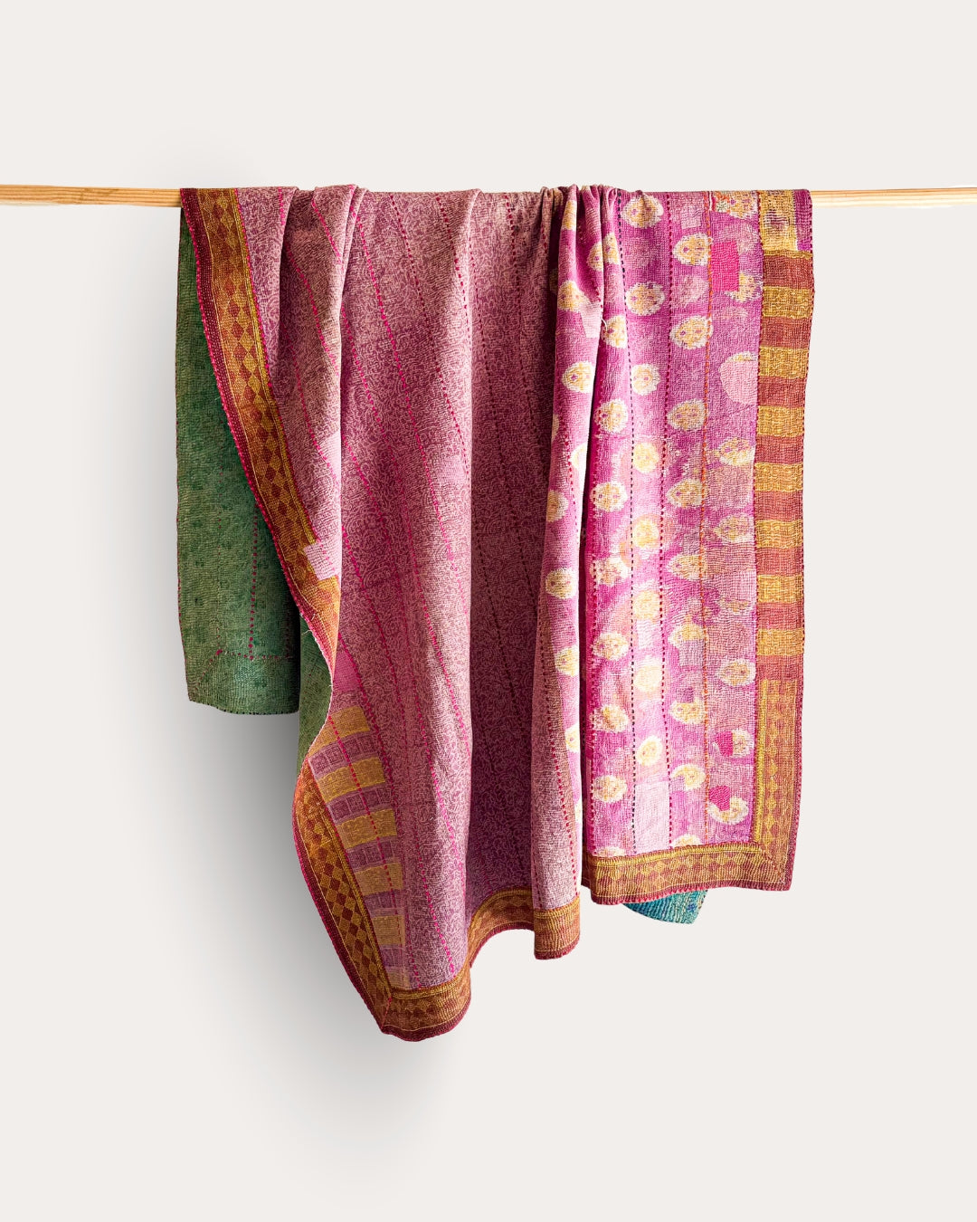 Heavy Vintage Kantha quilt / bedsprei (250x170 cm)
