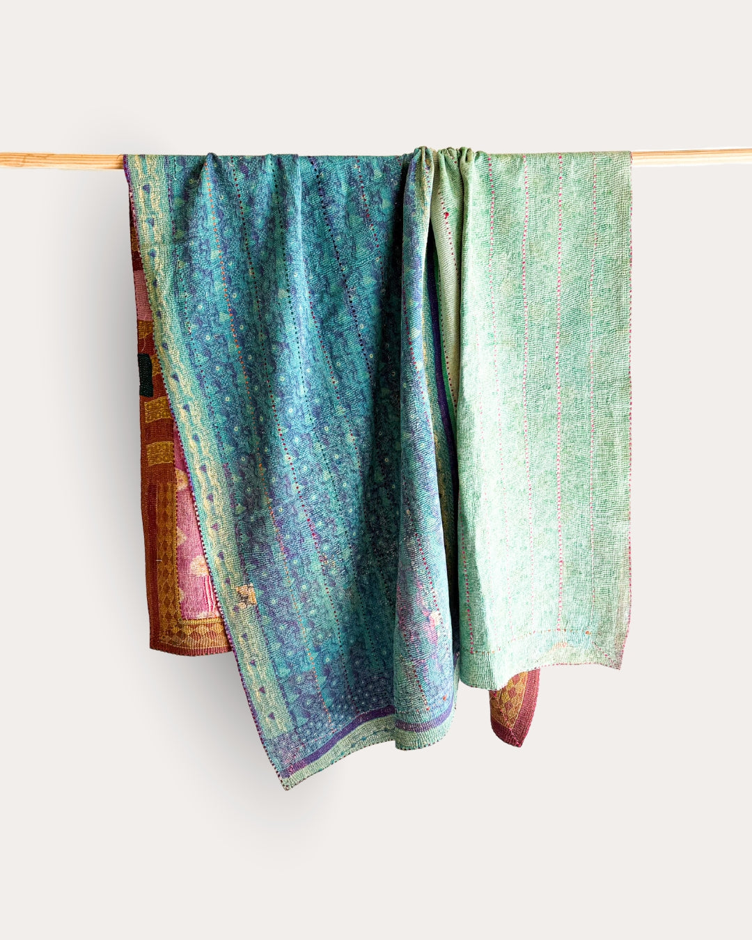 Heavy Vintage Kantha quilt / bedsprei (250x170 cm)