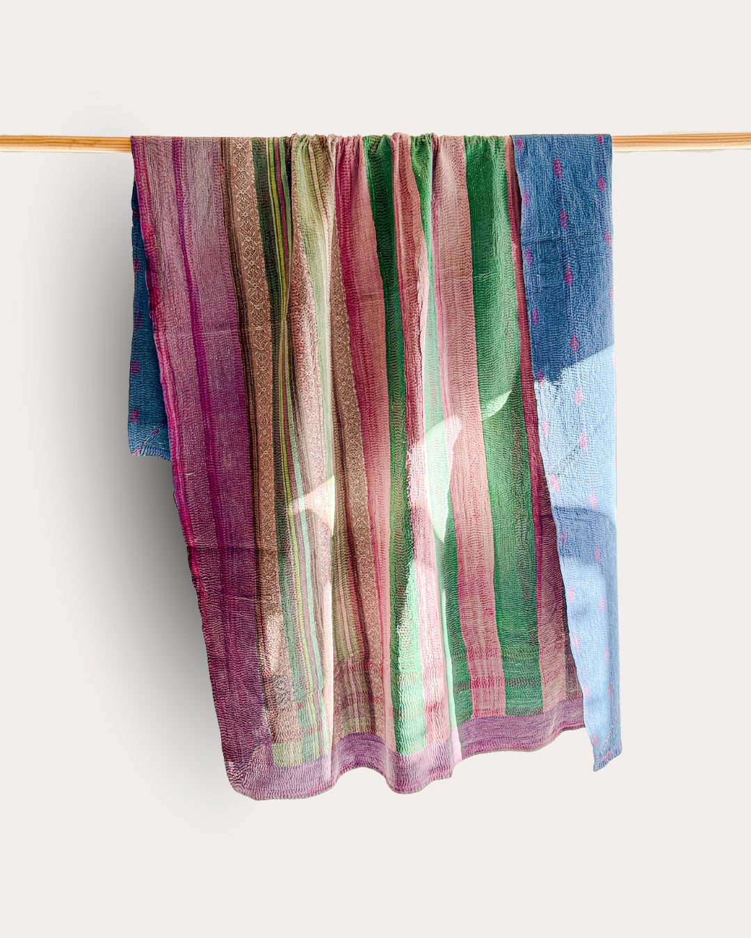 Heavy Vintage Kantha quilt / bedsprei (210x136 cm)