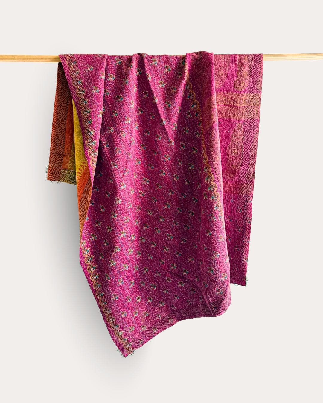Vintage Kantha quilt / bedsprei (215x135 cm)