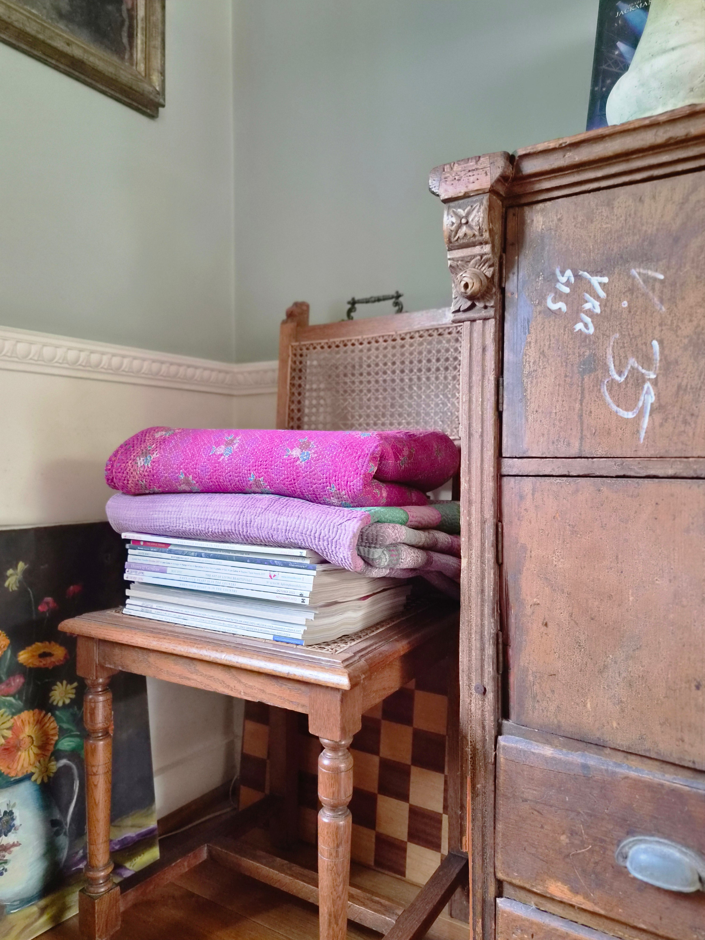 Vintage Kantha quilt / bedsprei (215x135 cm)