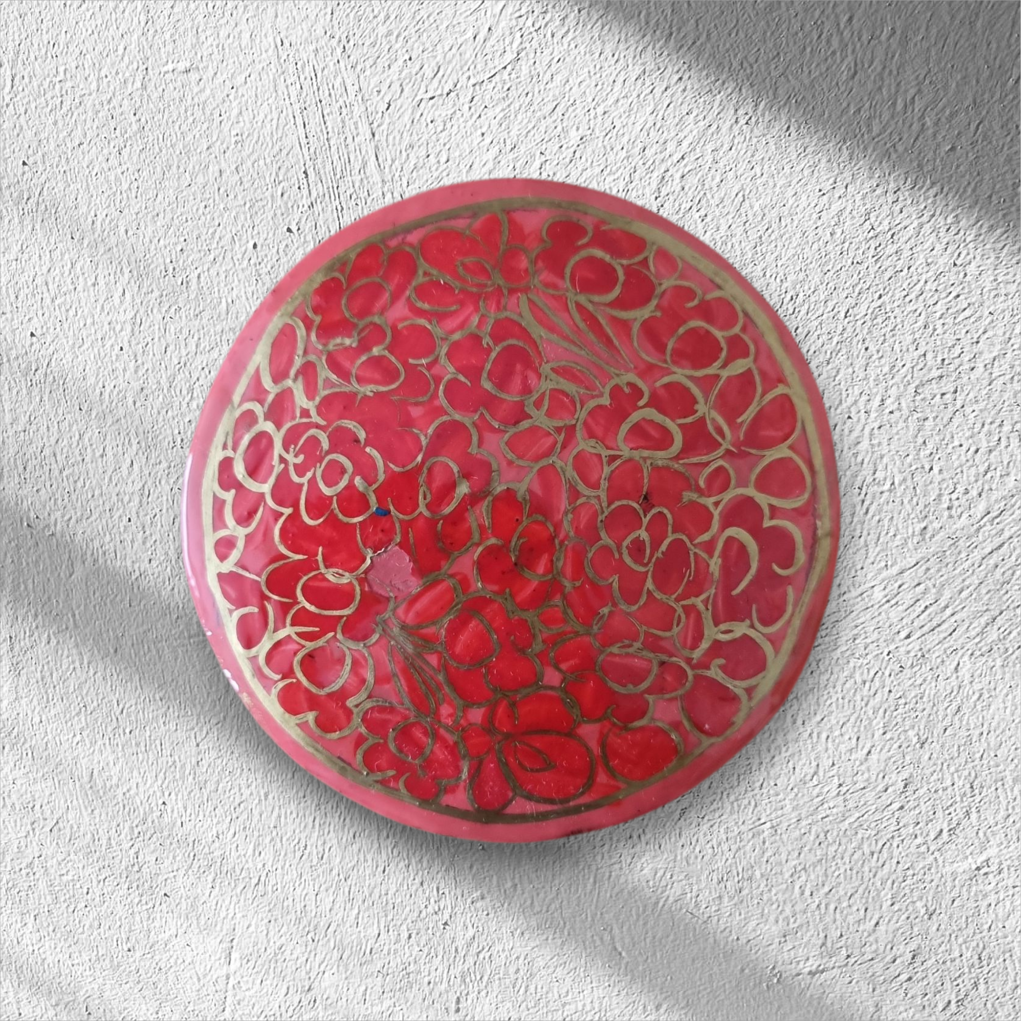 Handbeschilderd doosje - rond roze/rood