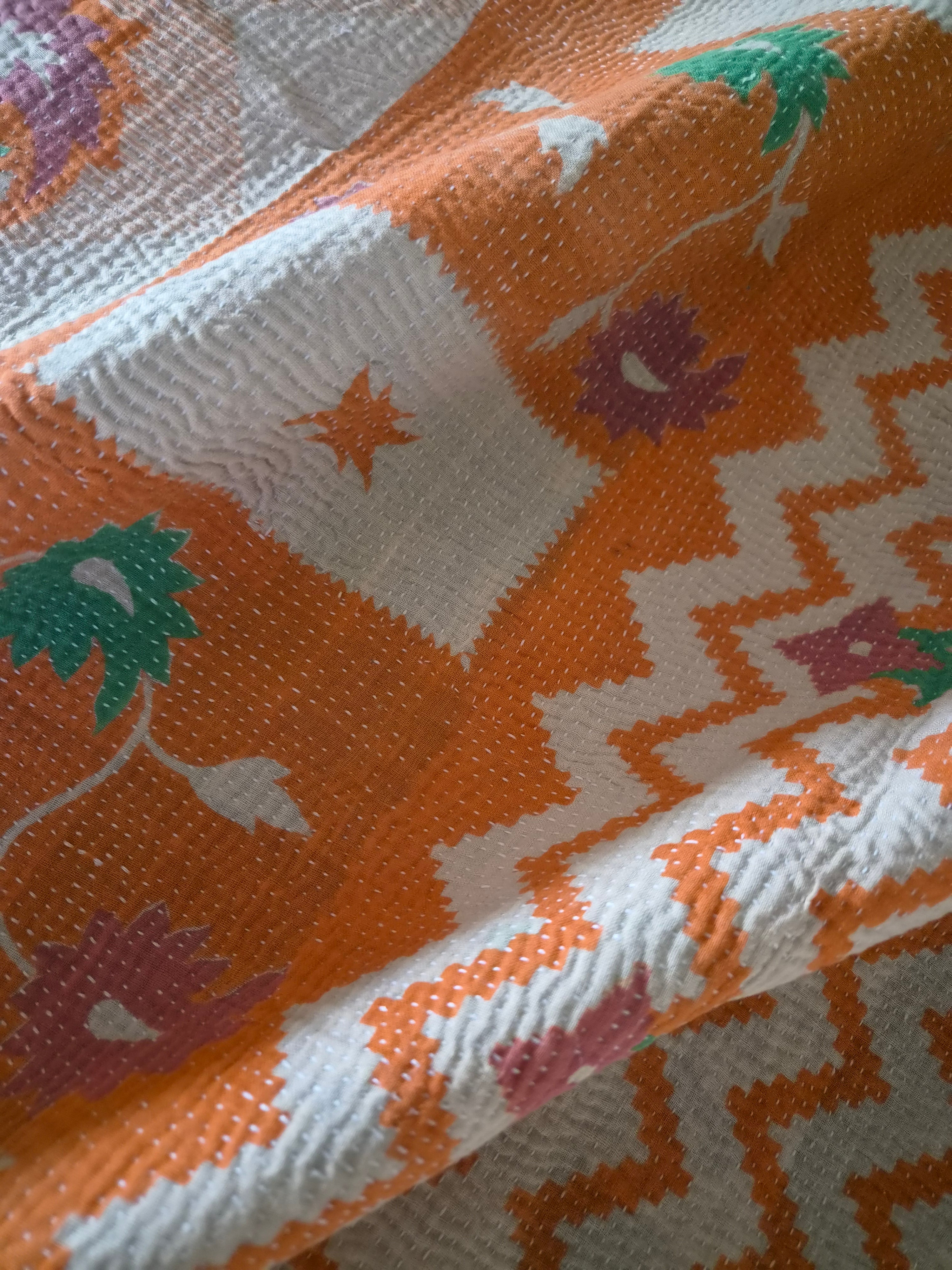 Vintage Kantha quilt / bedsprei (220x155cm)
